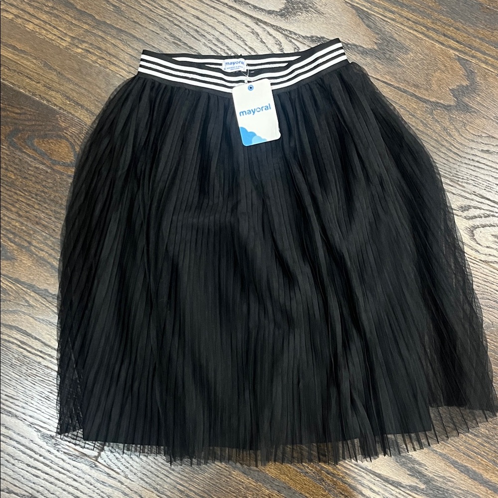 Elegant Black Pleated Skirt